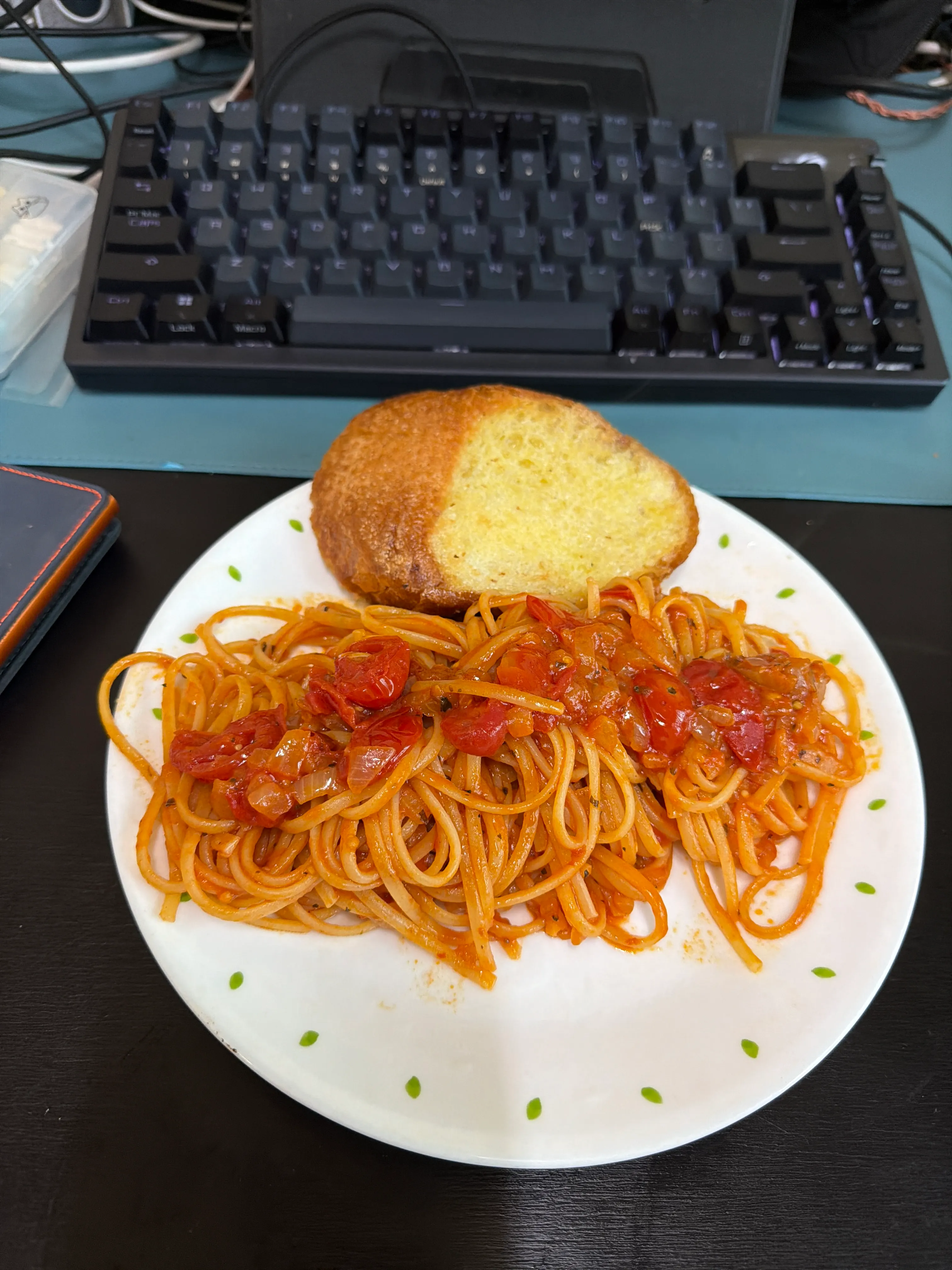 ์ง์ ๋ง๋ ํ ๋งํ ์์ค์ ๋ง๊ท๋ ํ์คํ. ๊ตฌ์ด ๋นต์ด ์์ ์ฌ๋ผ๊ฐ์๋ค.